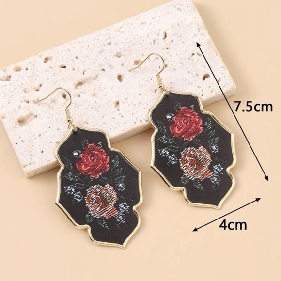 Floral Drop Earrings Golden - Picture 3 of 6